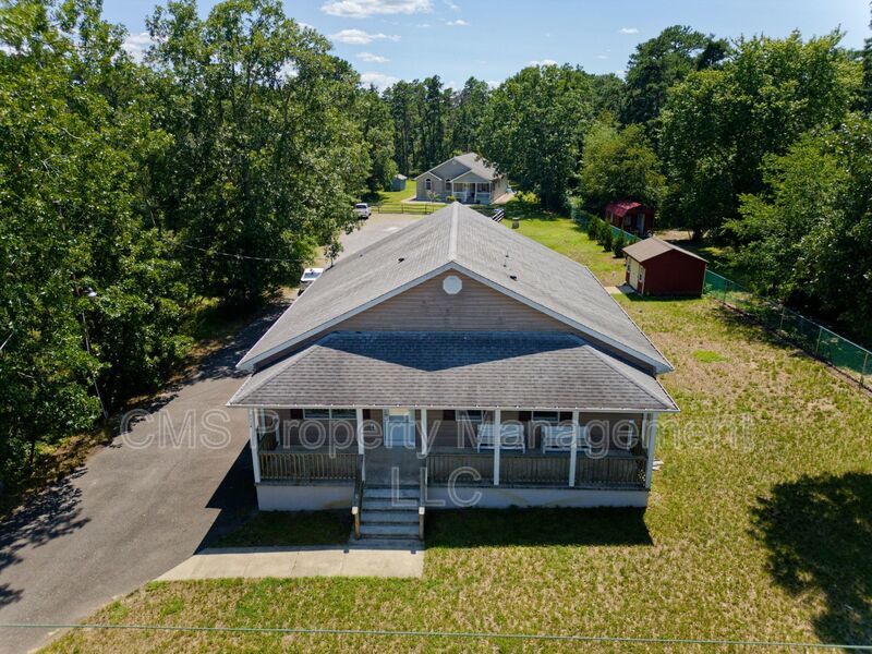 756 Lakehurst Rd, Unit B property image