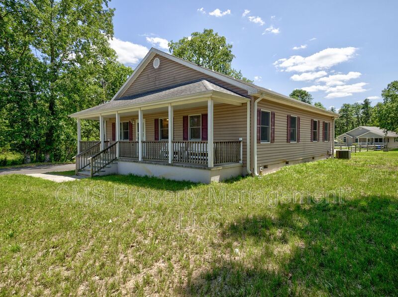 756 Lakehurst Rd, Unit B property image