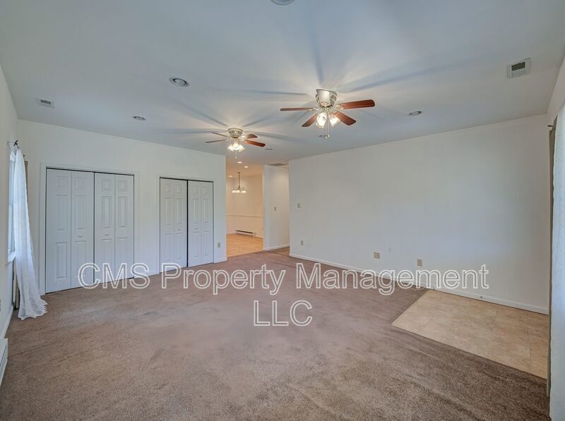 756 Lakehurst Rd, Unit B property image