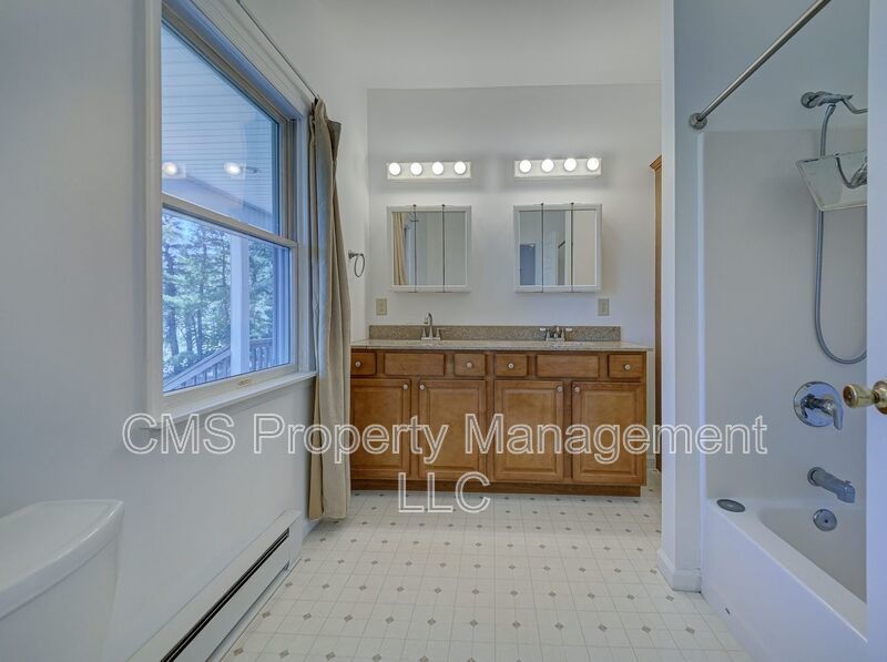 756 Lakehurst Rd, Unit B property image