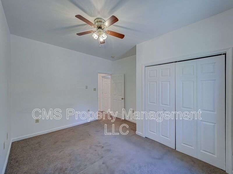 756 Lakehurst Rd, Unit B property image