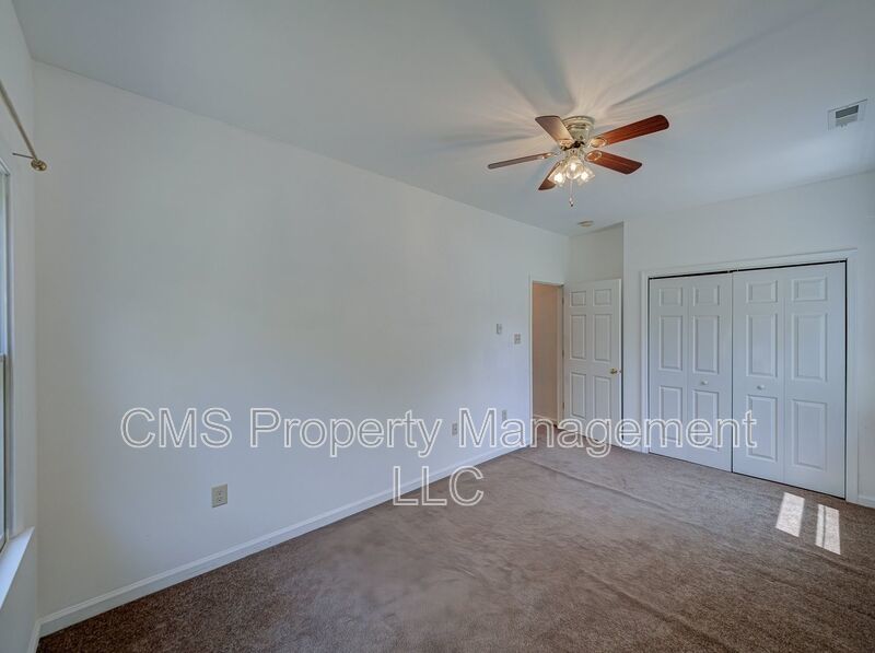756 Lakehurst Rd, Unit B property image