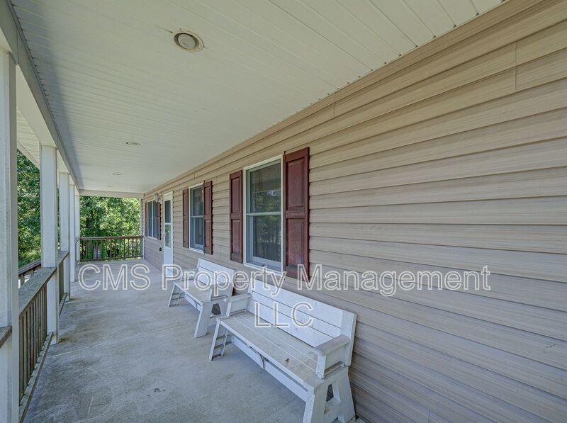 756 Lakehurst Rd, Unit B property image