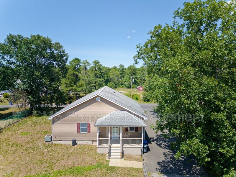 756 Lakehurst Rd, Unit B property image