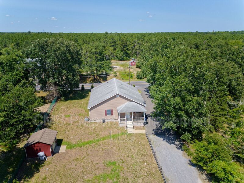 756 Lakehurst Rd, Unit B property image