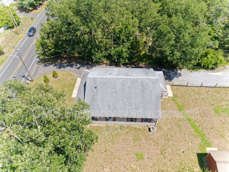 756 Lakehurst Rd, Unit B property image