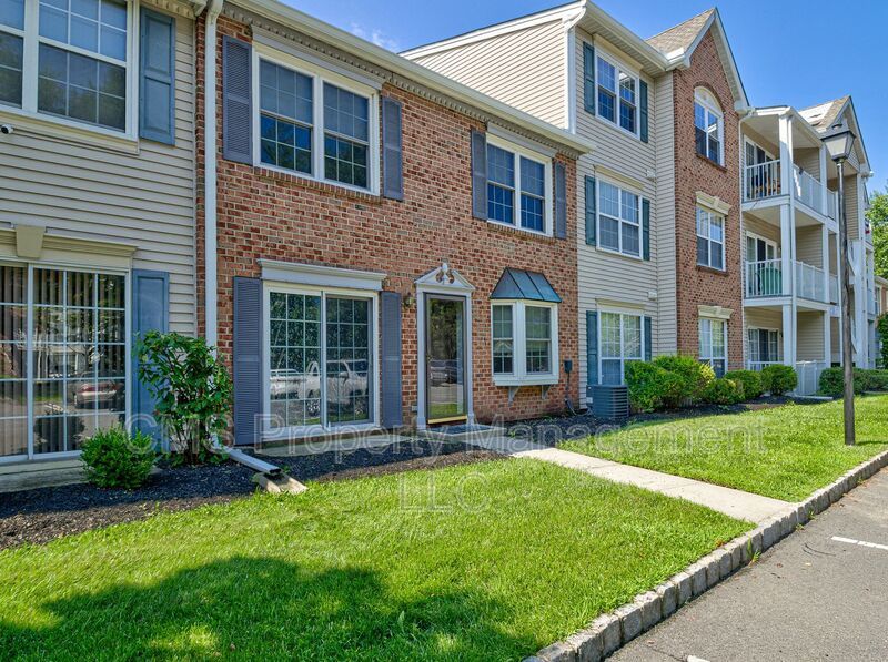 96 Versailles Ct property image