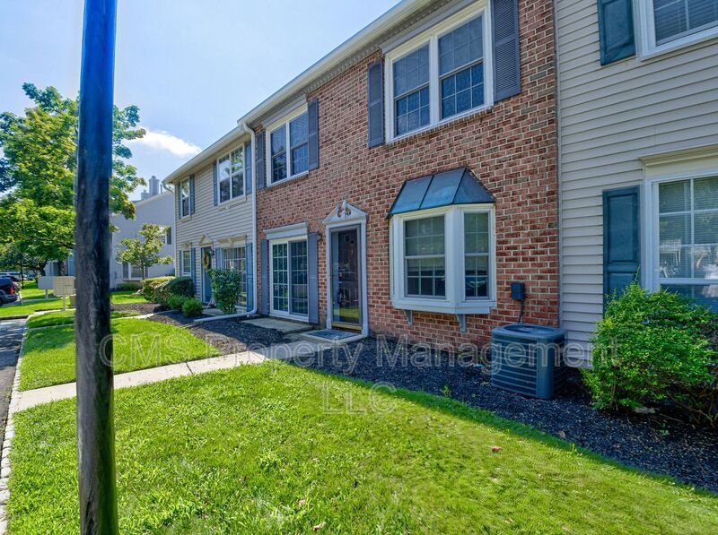 96 Versailles Ct property image