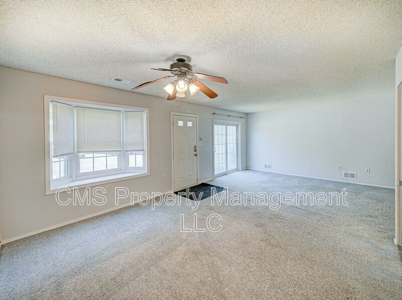 96 Versailles Ct property image