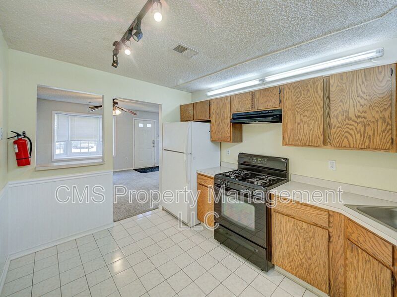 96 Versailles Ct property image