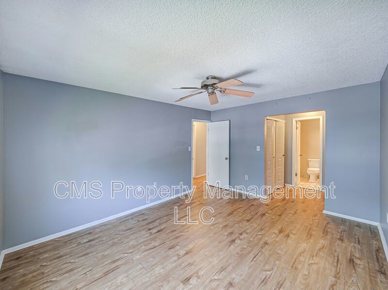 96 Versailles Ct property image