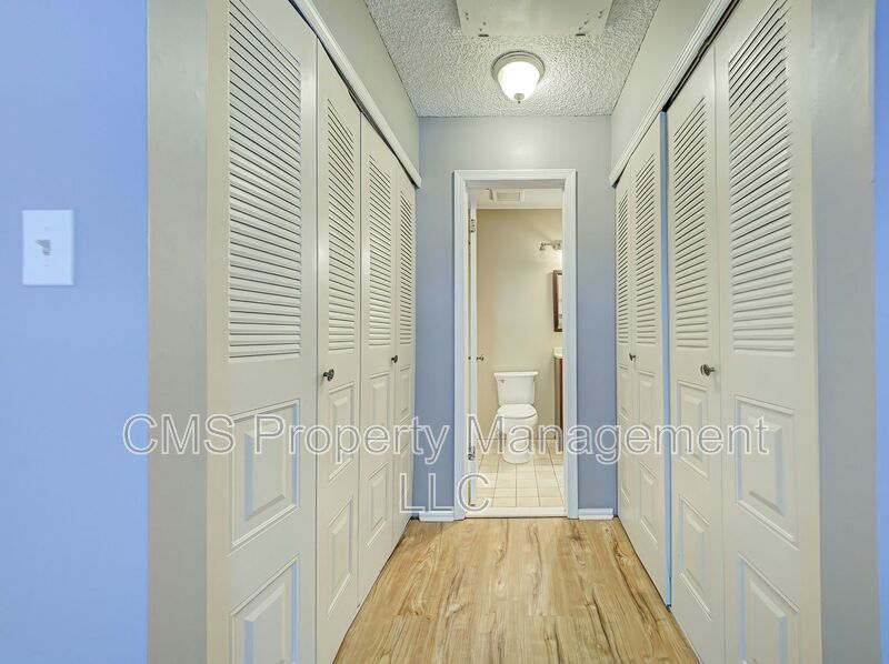 96 Versailles Ct property image