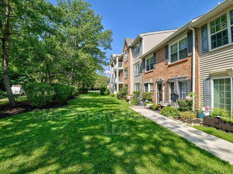 96 Versailles Ct property image