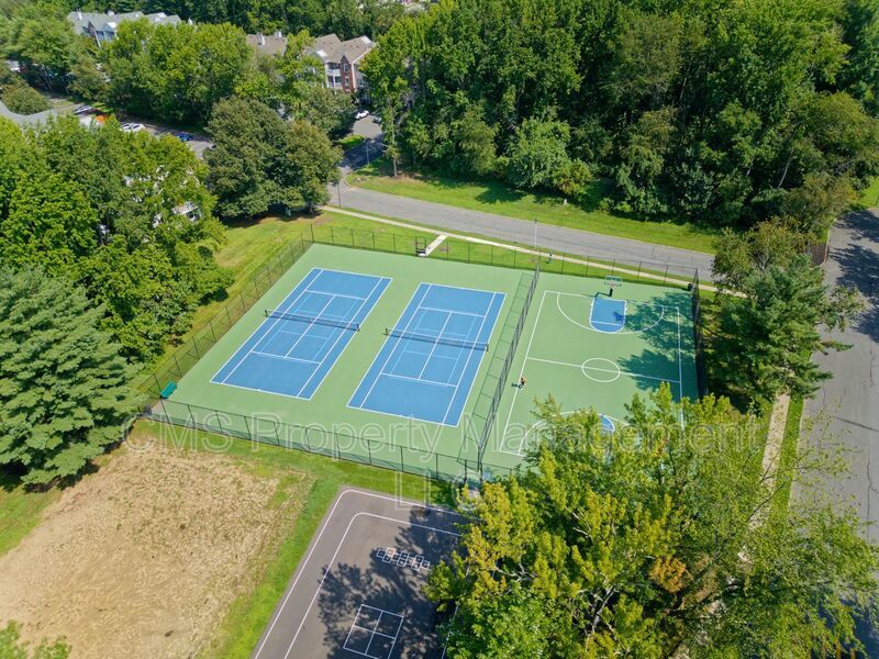 96 Versailles Ct property image