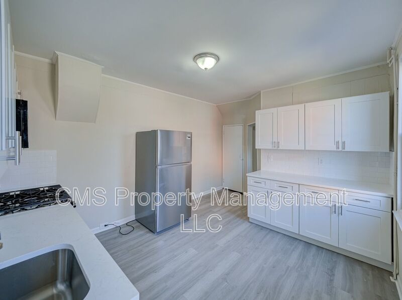 12 Adella Ave property image