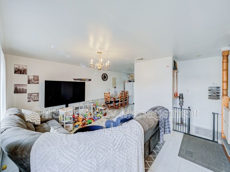 74 Markowitz St property image