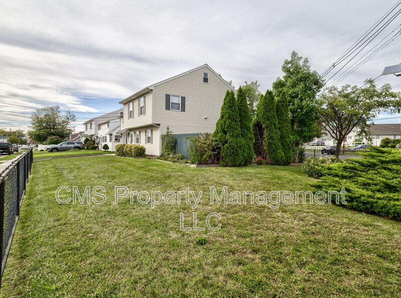 74 Markowitz St property image
