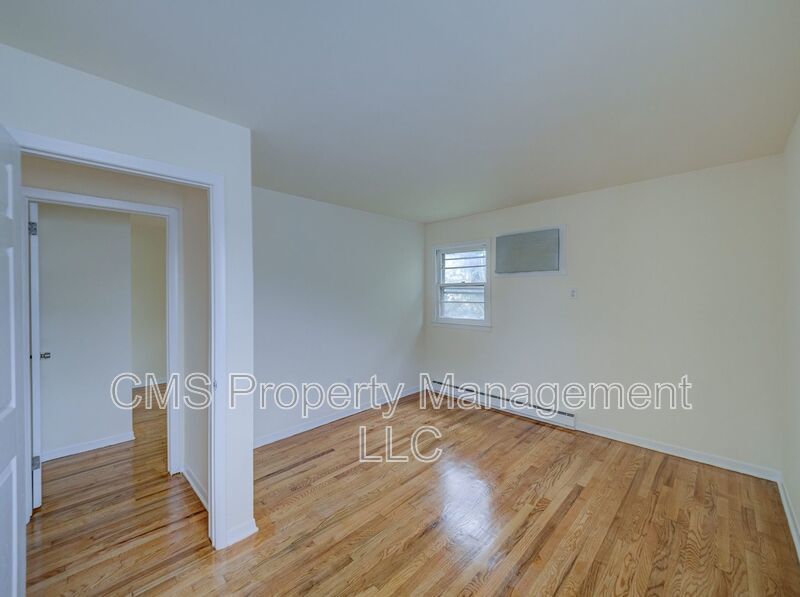 287 Montclair Ave, 2nd Fl. property image