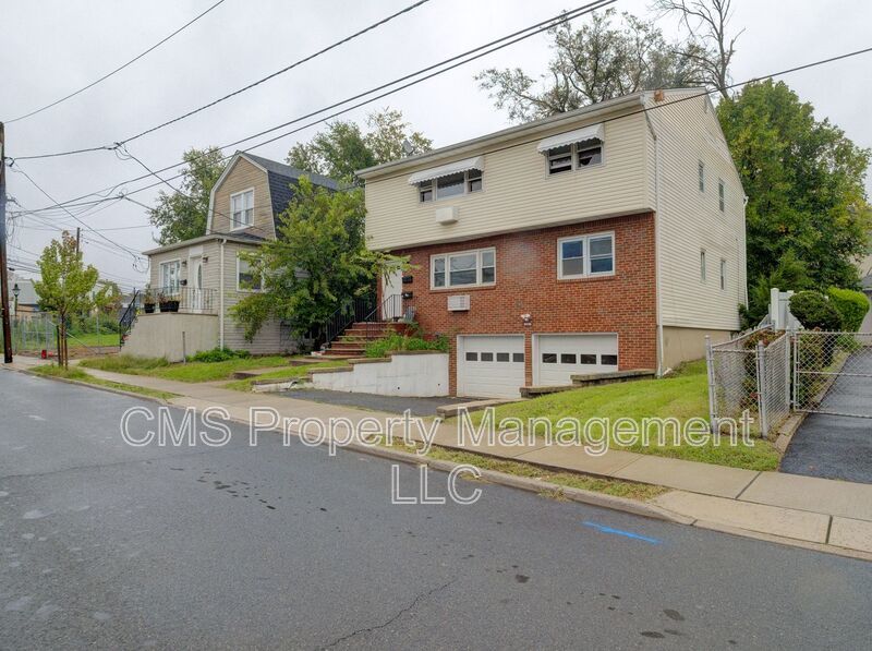 287 Montclair Ave, 1st Fl. property image