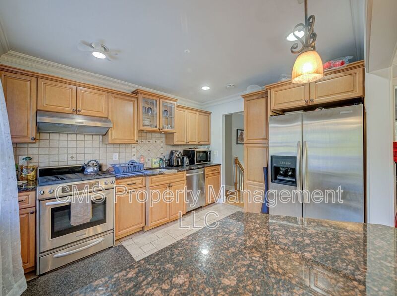 128 Reeve Ave property image