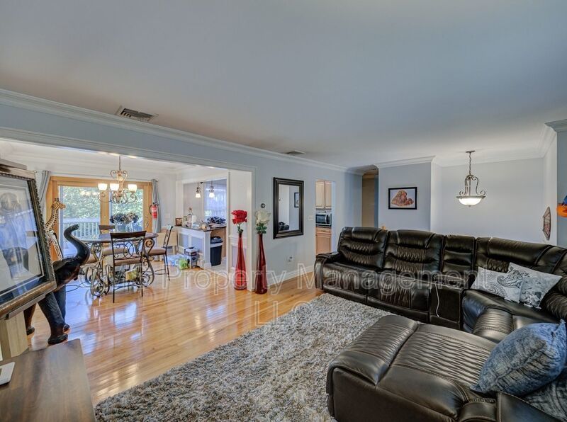 128 Reeve Ave property image