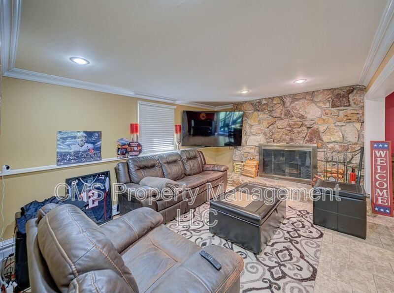 128 Reeve Ave property image