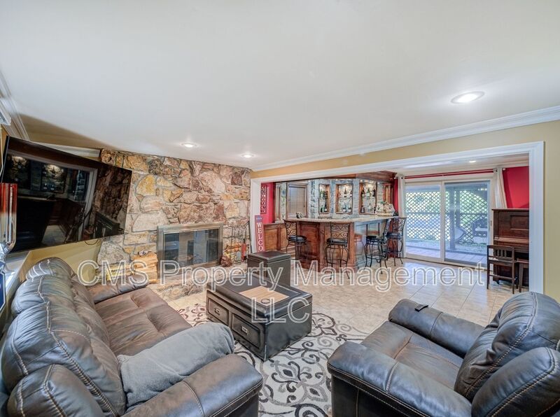 128 Reeve Ave property image