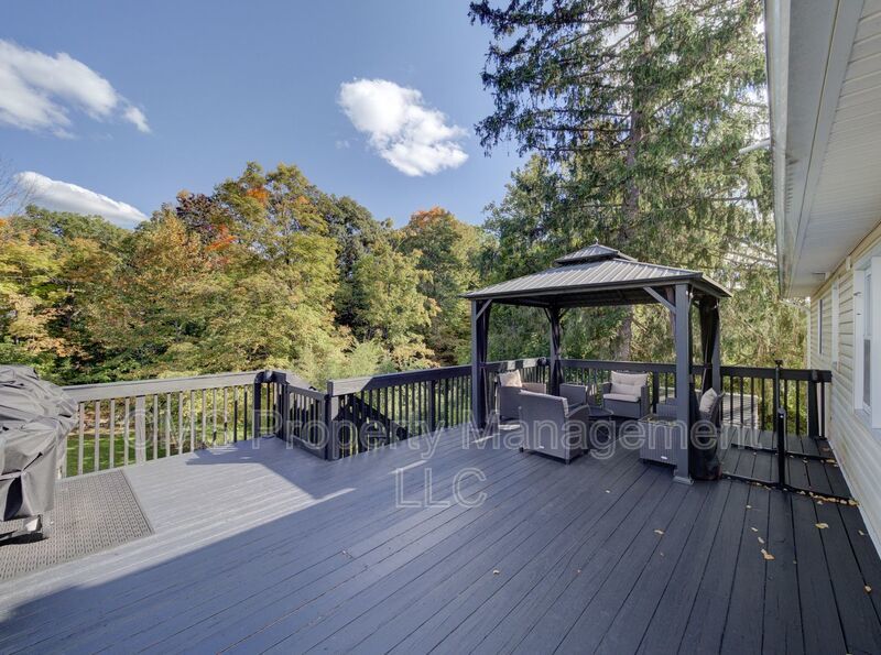 128 Reeve Ave property image