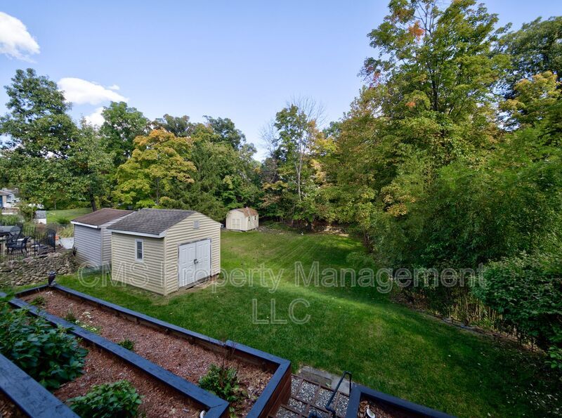128 Reeve Ave property image