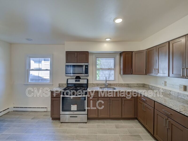 287 Montclair Ave, 2nd Fl. property image