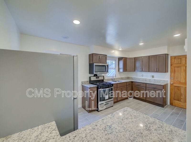 287 Montclair Ave, 2nd Fl. property image