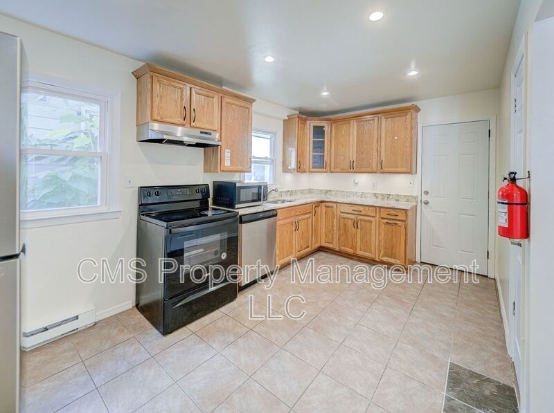 287 Montclair Ave, 1st Fl. property image
