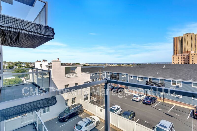 1706 Park Ave, 4C property image